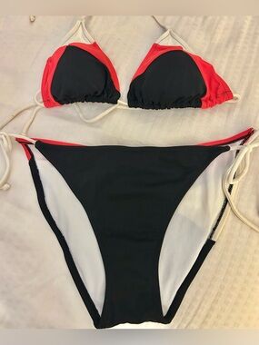 Red, Black & White Colorblock Triangle Bikini Set Size M